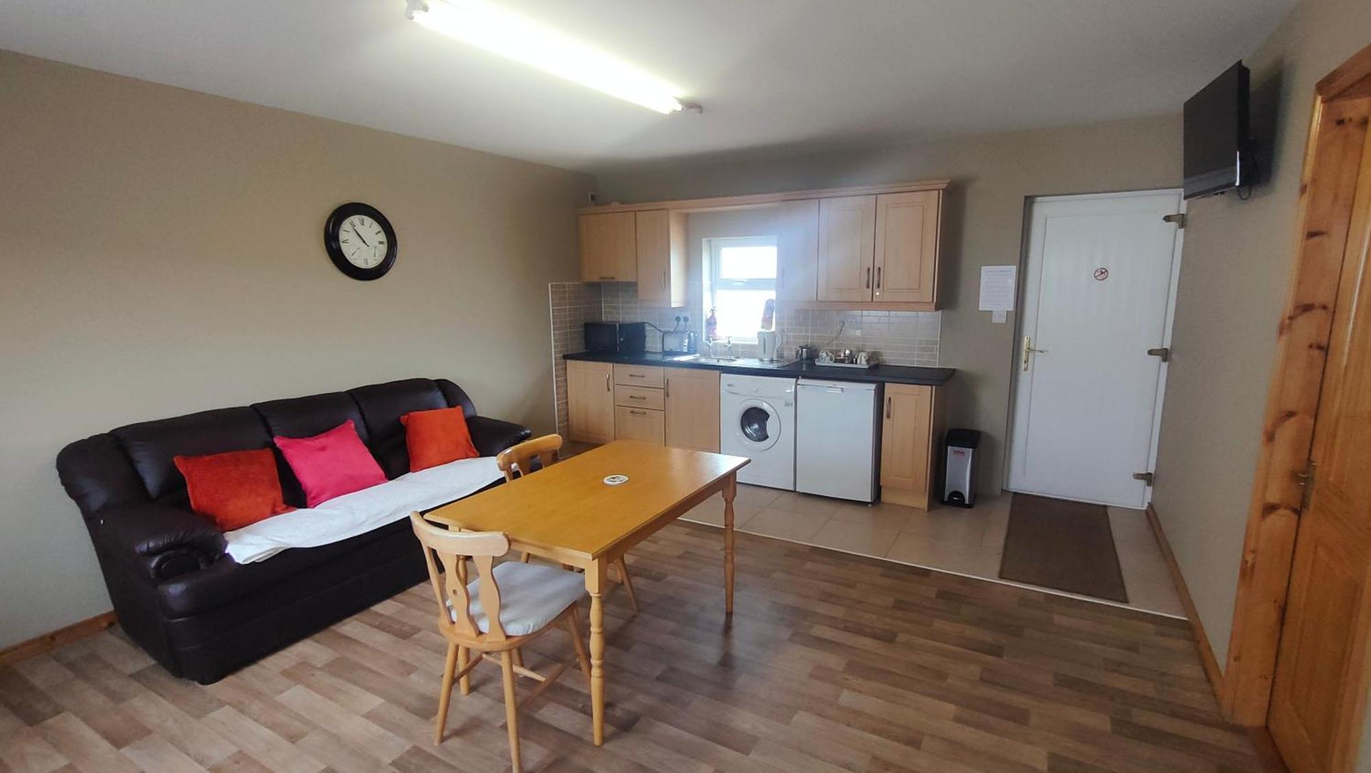 Danubio Guest Accommodation Doonbeg Eksteriør billede